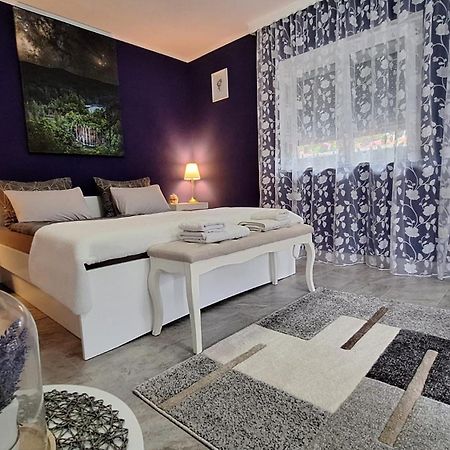Studio Apartman Marta โคเรนนิซา ภายนอก รูปภาพ