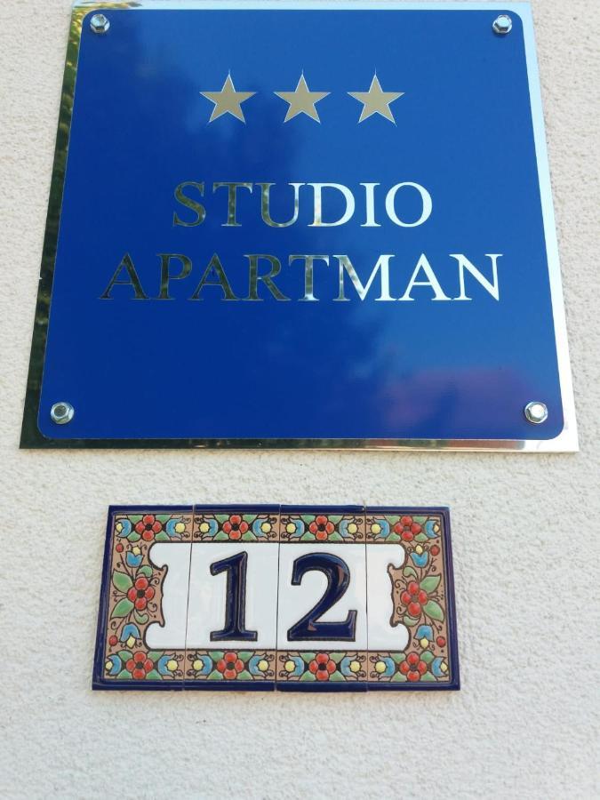 Studio Apartman Marta โคเรนนิซา ภายนอก รูปภาพ