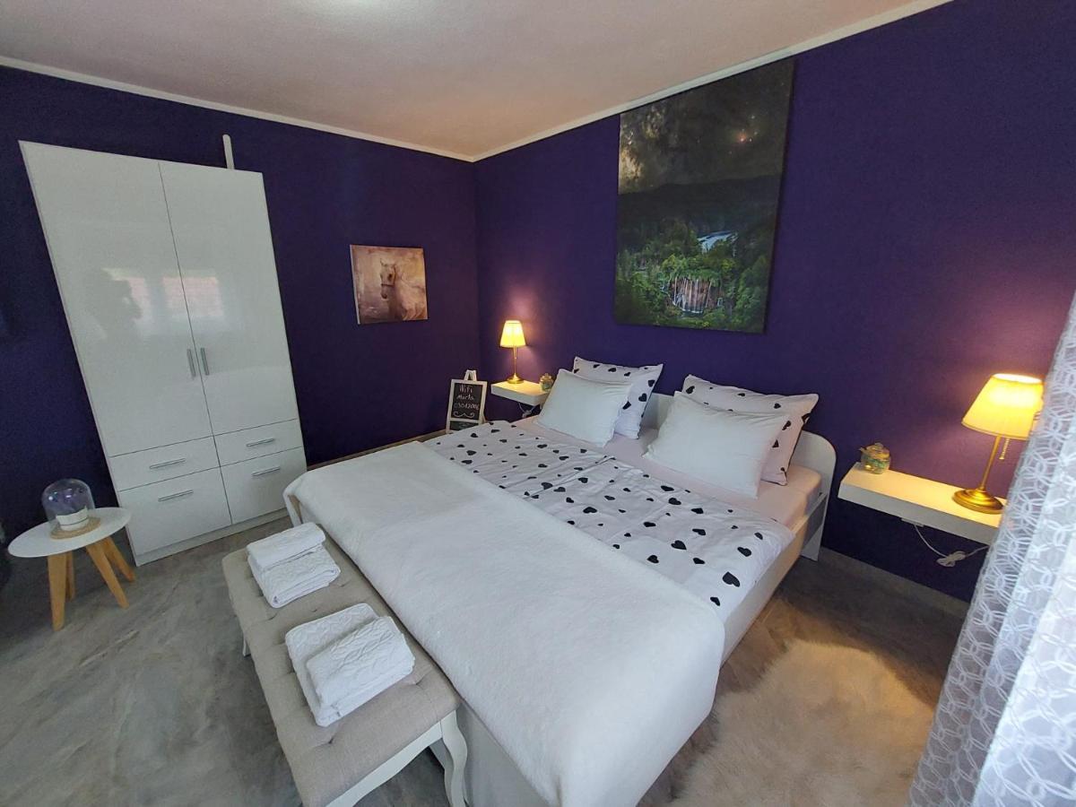 Studio Apartman Marta โคเรนนิซา ภายนอก รูปภาพ