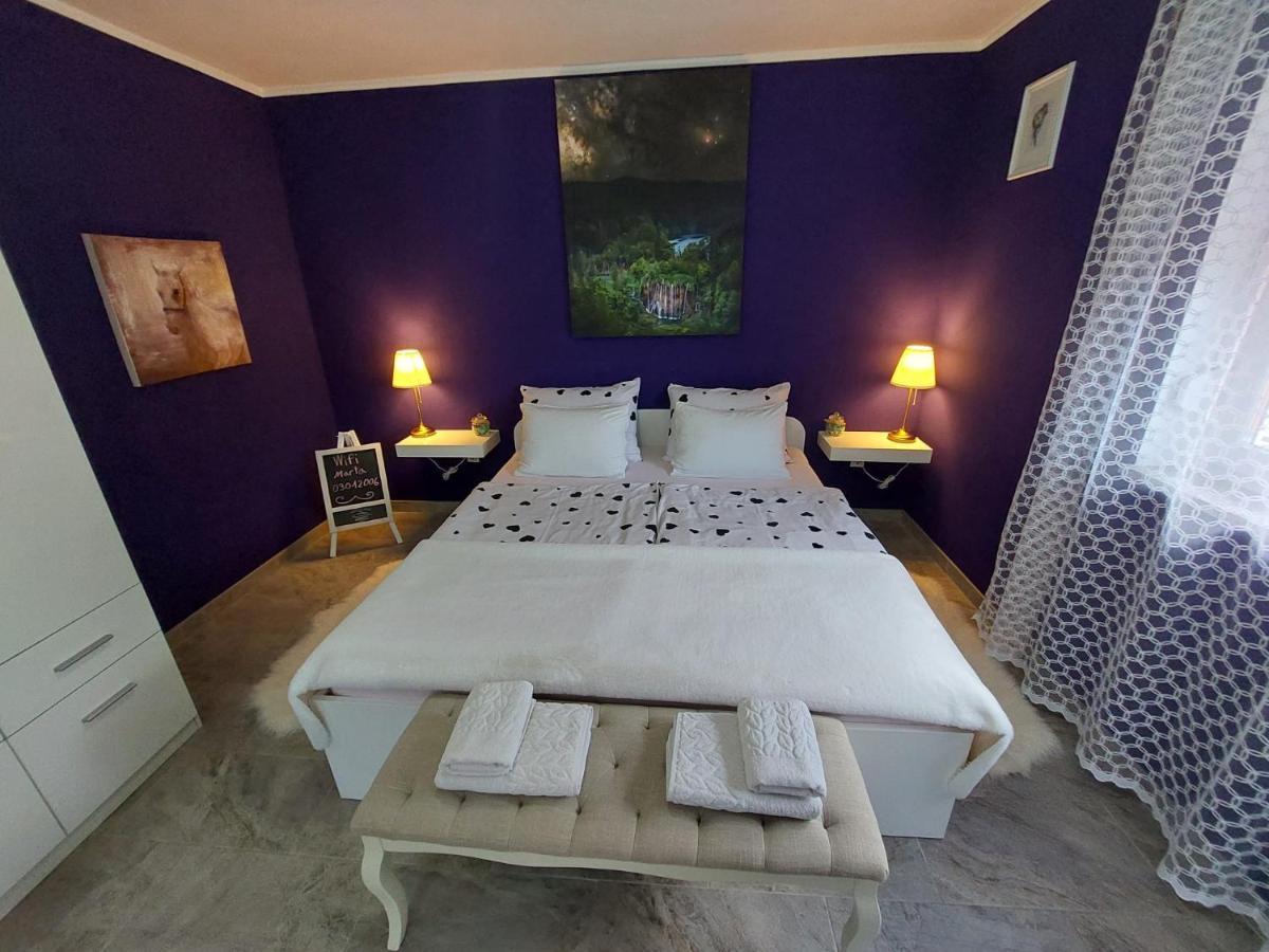 Studio Apartman Marta โคเรนนิซา ภายนอก รูปภาพ