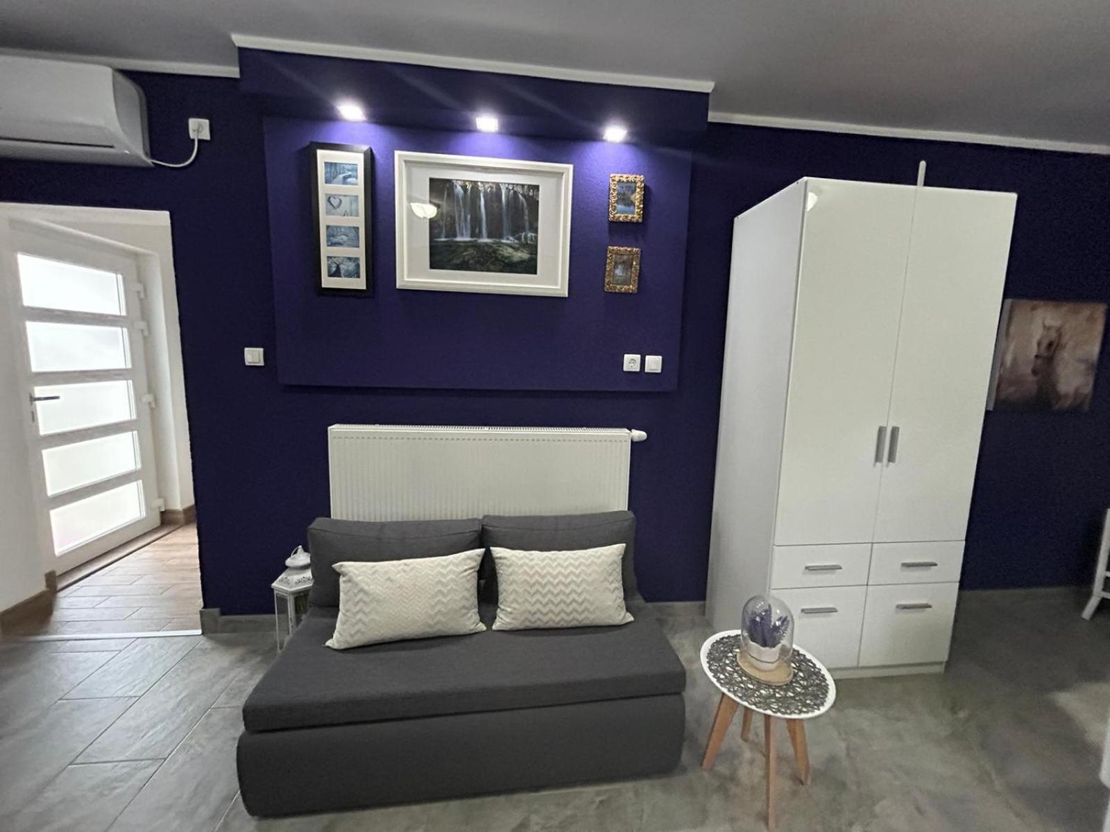 Studio Apartman Marta โคเรนนิซา ภายนอก รูปภาพ